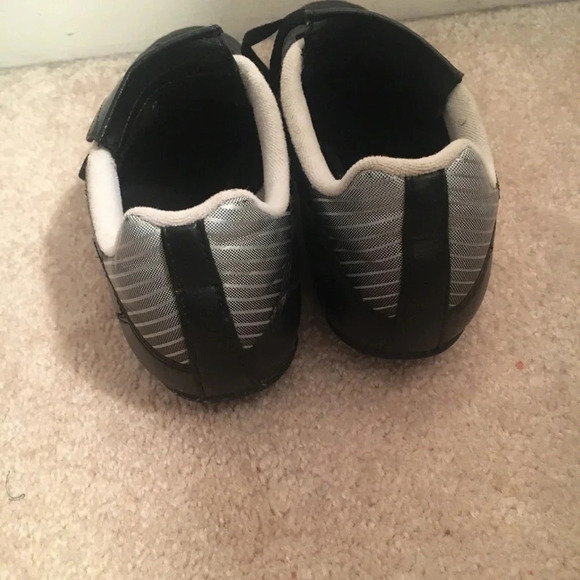 Nike cleats size 4 - Picture 3 of 4